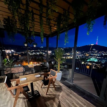Hotel Livin Tbilisi Esterno foto