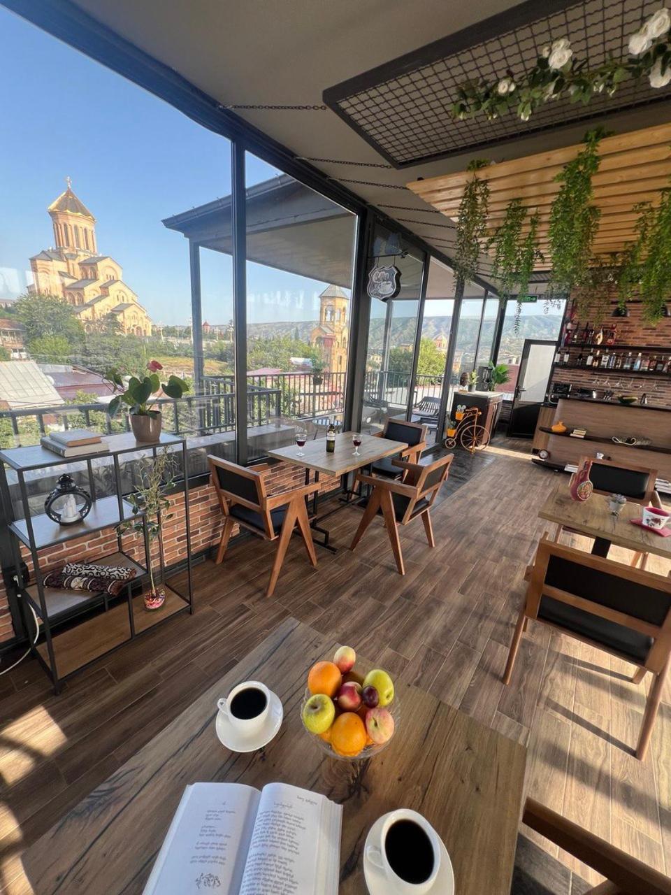 Hotel Livin Tbilisi Esterno foto