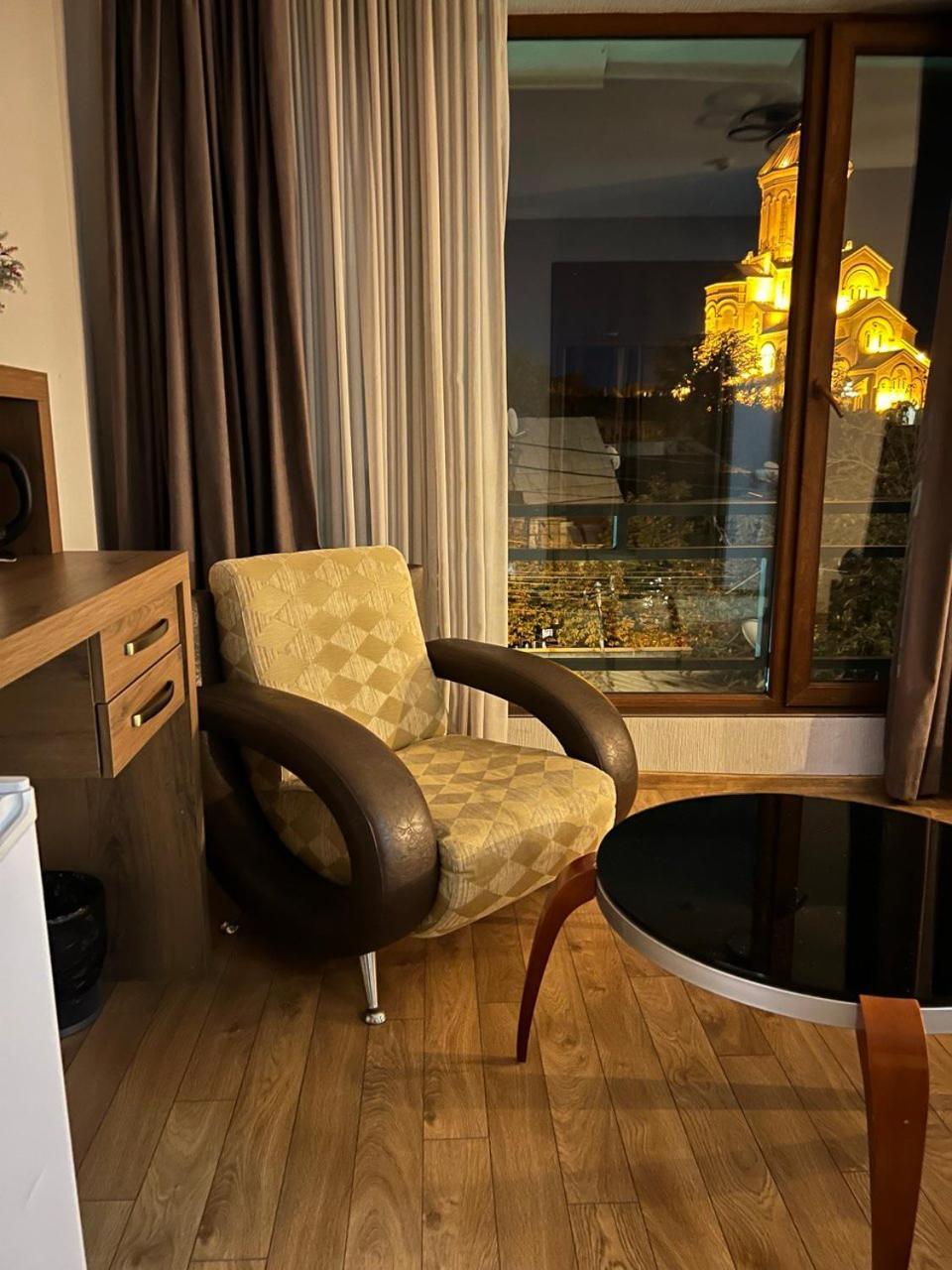 Hotel Livin Tbilisi Esterno foto