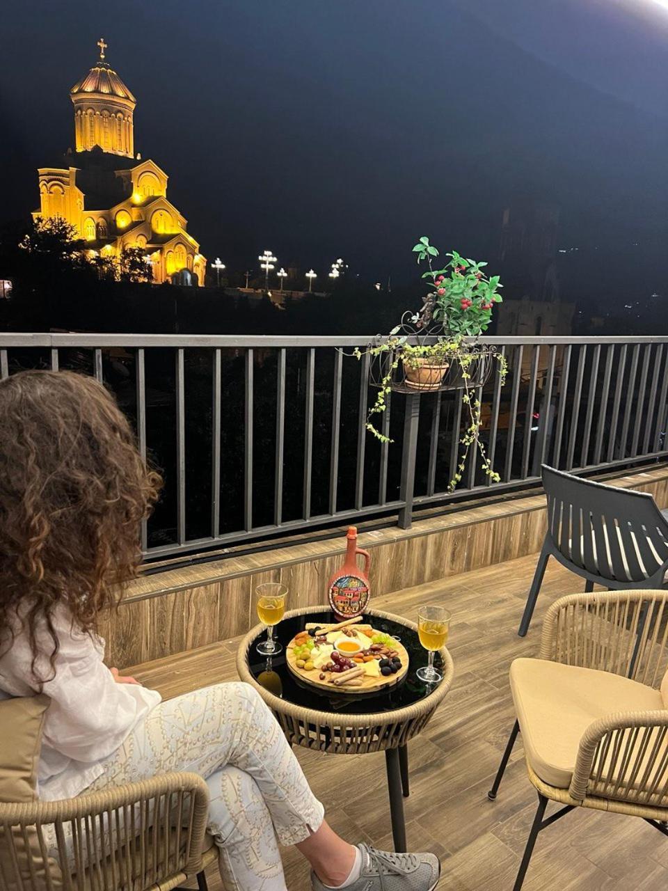 Hotel Livin Tbilisi Esterno foto
