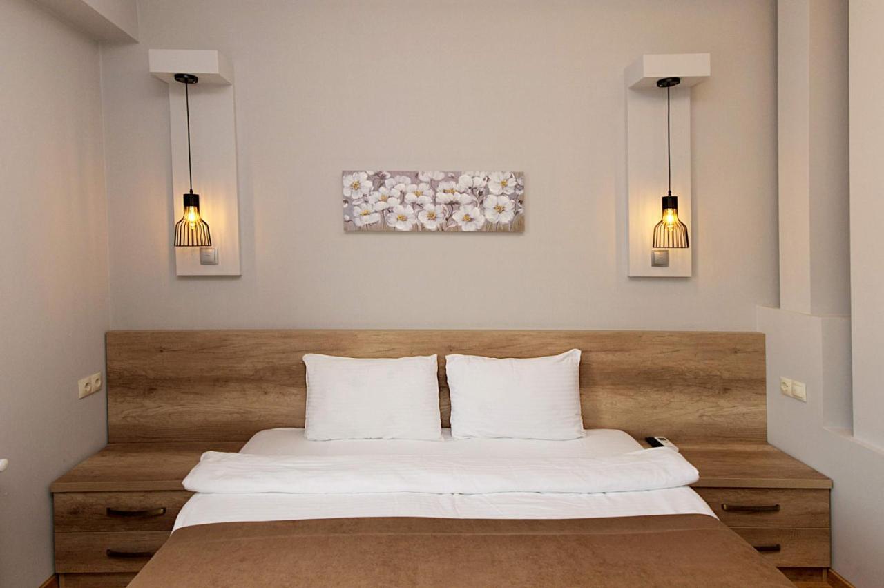 Hotel Livin Tbilisi Esterno foto
